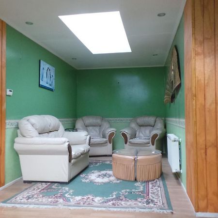 Hostal South Wind I Puerto Natales Bagian luar foto