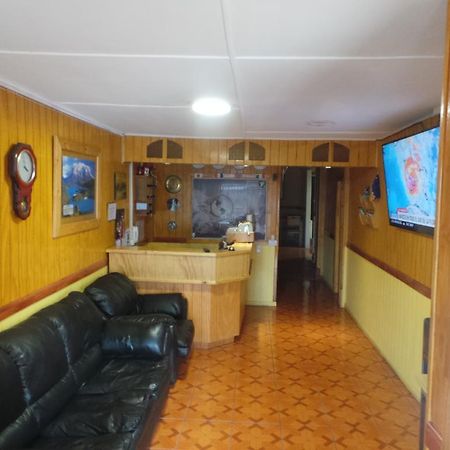 Hostal South Wind I Puerto Natales Bagian luar foto