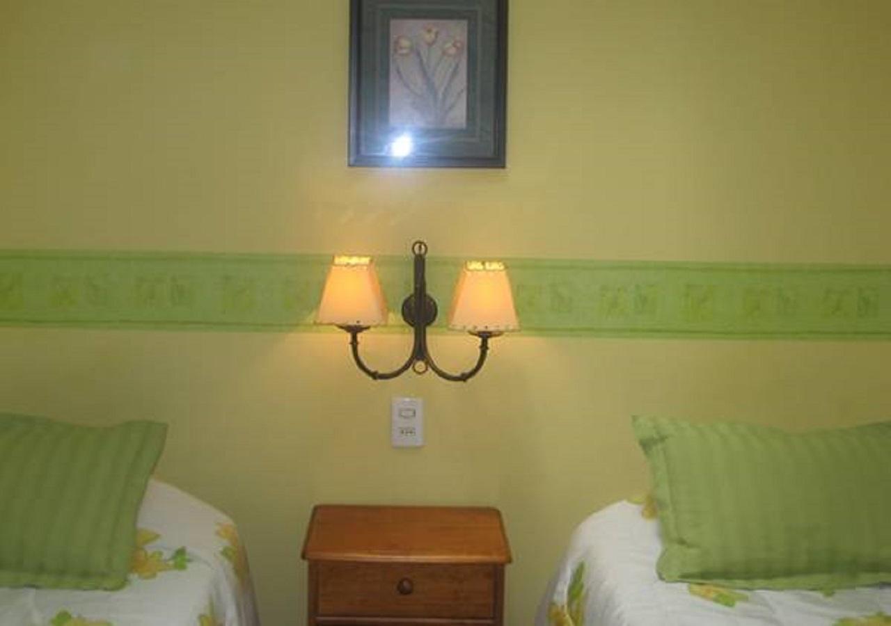 Hostal South Wind I Puerto Natales Bagian luar foto